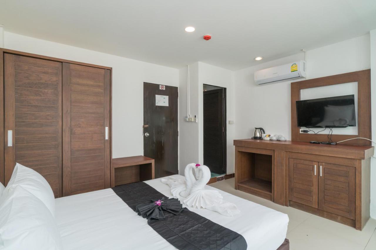 Отель Destination Patong Экстерьер фото
